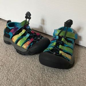 Little kid size 10 tie-dye Keen Newport